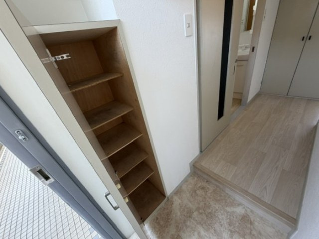 神戸市東灘区岡本１丁目の賃貸マンションの収納
