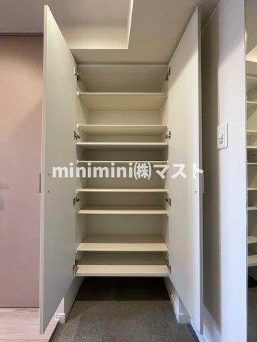 大阪市天王寺区寺田町２丁目の賃貸マンションの収納
