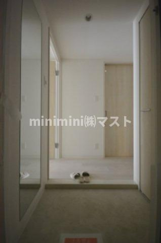 大阪市天王寺区上本町３丁目の賃貸マンションの玄関