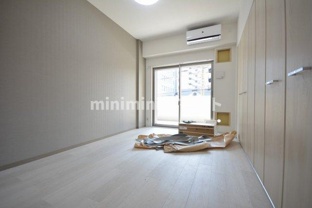 大阪市天王寺区上本町３丁目の賃貸マンションの居間・リビング
