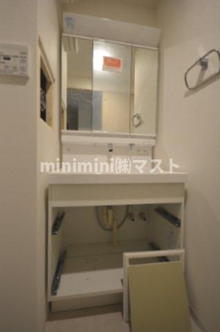 大阪市天王寺区上本町３丁目の賃貸マンションの洗面所