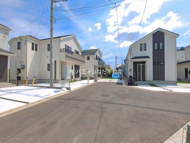 『八王子市新築戸建て』八王子市弐分方町724-5【仲介手数料無料】　１０期の前面道路含む現地写真|～仲介手数料無料☆八王子ひなた不動産～八王子市弐分方町　新築戸建て