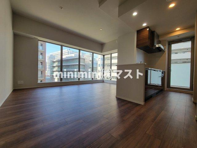 大阪市天王寺区筆ケ崎町の賃貸マンションの居間・リビング|同マンション内・別部屋参考写真