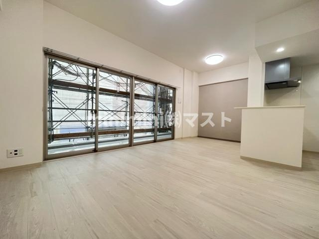 大阪市天王寺区東高津町の賃貸マンションの居間・リビング