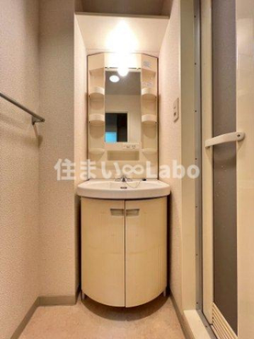 ピュアドームガーランド博多の独立洗面台|同建物別部屋参考写真
