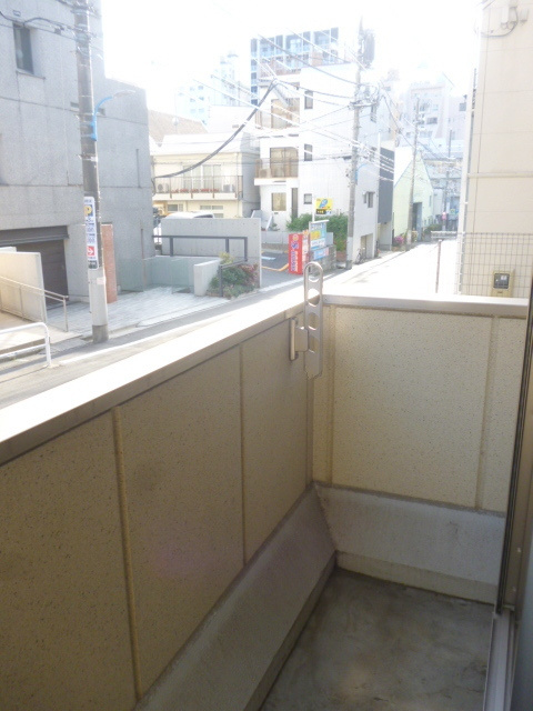ラティフォリア市ヶ谷のバルコニー|★1Fですが高台になっています★
