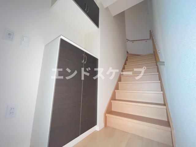 レフィナードの内装|階段
高崎、前橋のお部屋探しはエンドスケープまで！お客様の理想お聞かせ下さい♪