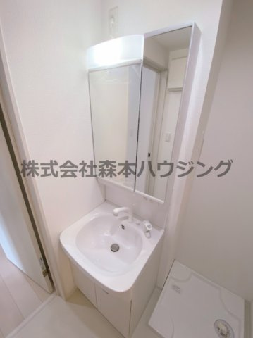 【独立洗面台】 | 　Tio Alba | 独立洗面化粧台が付いています