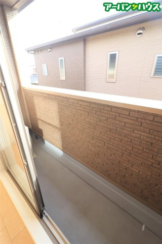 フルーリー中撫川 B棟のバルコニー