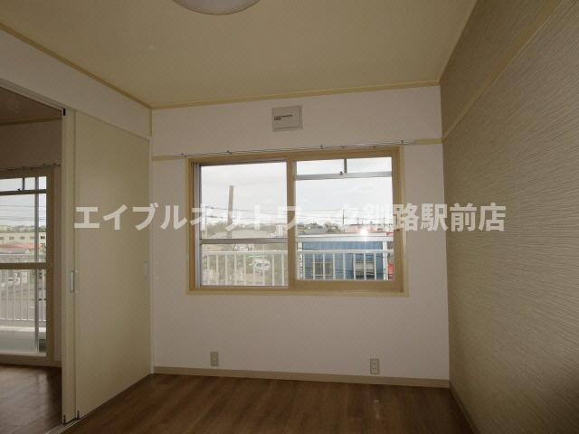 釧路市堀川町の賃貸マンションの洋室
