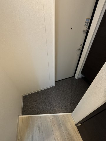 ザカラー東本町B棟の玄関