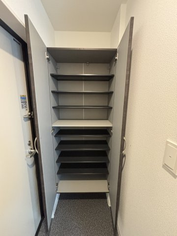 ザカラー東本町B棟の収納