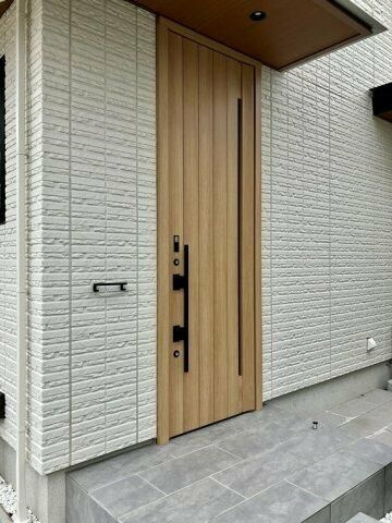 白山戸建のエントランス