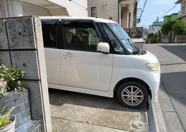 【駐輪場】 | エトワール相武台 | マンションの駐輪場は、事前に空きがあるか確認を取ると安心です。せっかく入居したのに駐輪スペースがない！なんてことになったら大変ですよね。そこで、内見時や購入前にはまず事前に確認しておくと良いでしょう。