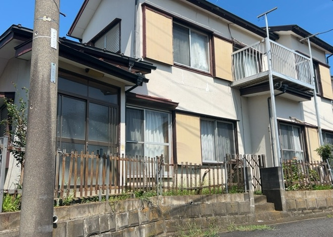 【外観】 | 土地の形が極端に長細かったり、狭小地、あるいは道路との高低差がある傾斜地だった場合、後々売ろうとしても買い手がつかない場合もあります。後々、売却することになった時に価値の下がらない土地を選びましょう。