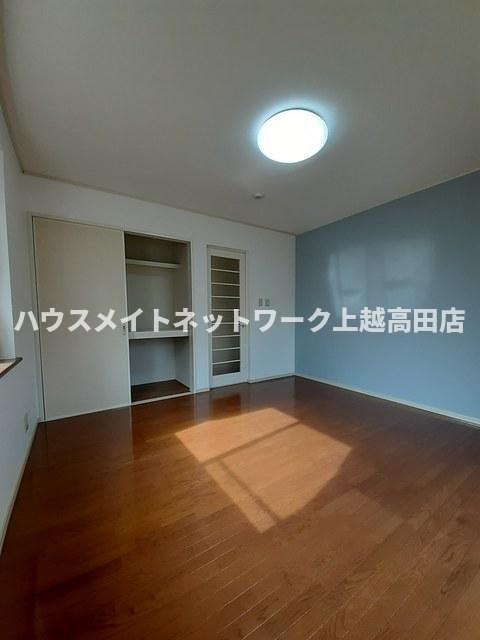 ハイツひばりの内装|洋室8.0帖