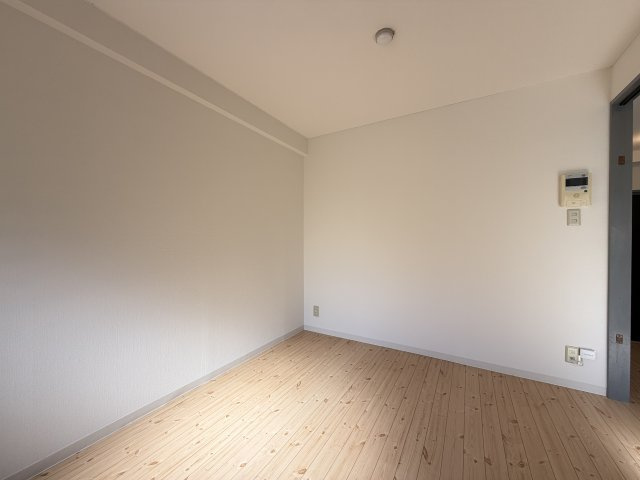 ドムール帝塚山の洋室