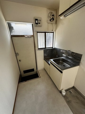 【玄関】 | コーポ山口 | 1階のお部屋の写真です。ご参考下さい。