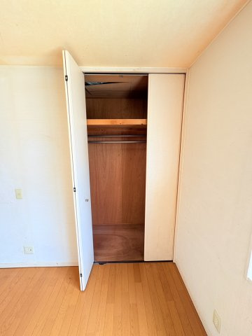 有野中町３丁目一戸建の収納|こまごまとしたものを収納できそうですね