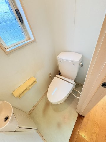 有野中町３丁目一戸建のトイレ|落ち着いたトイレです