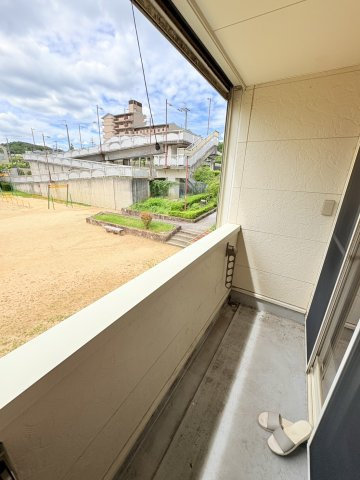有野中町３丁目一戸建のバルコニー|暖かな日差しのふりそそぐバルコニー