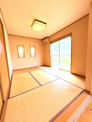 有野中町３丁目一戸建の和室|くつろぎの場として、客間として、様々なシーンで活躍する和室です