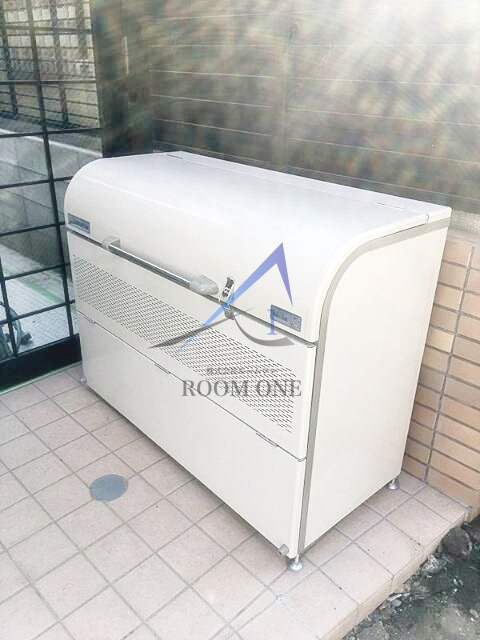 クレセール中野 のその他共用部分|敷地内ごみ置き場です。