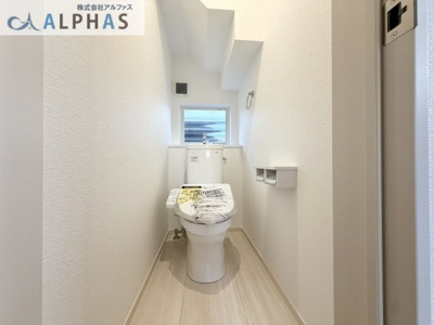 【内観：施工例】 | 加古川市平岡町一色　新築戸建 | ◆トイレ◆
※同社施工例