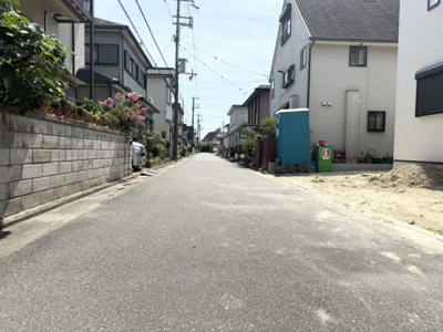 【前面道路含む現地写真】 | 加古川市平岡町一色　新築戸建 | ◆現地外観◆
まもなく完成♪