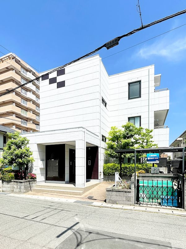 西宮市平松町のアパートの外観