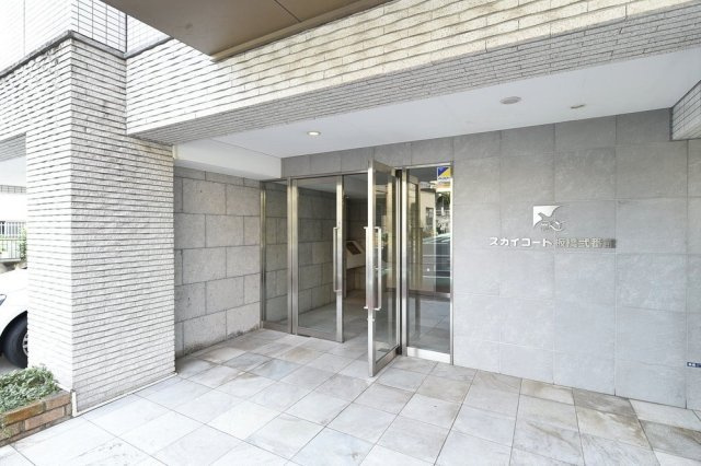 スカイコート板橋弐番館のエントランス
