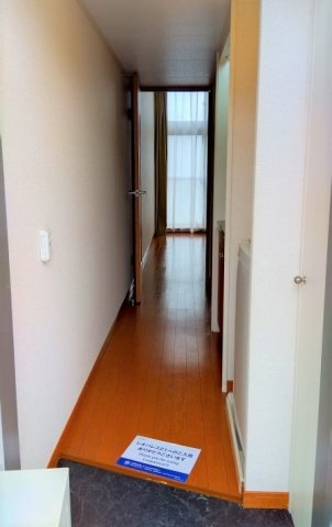 レオパレスオークアベニューの玄関