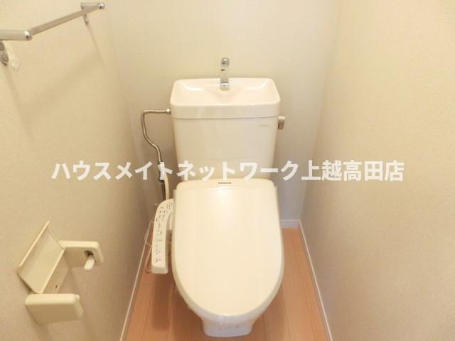 コーポカメリアＤ棟のトイレ|クローゼット