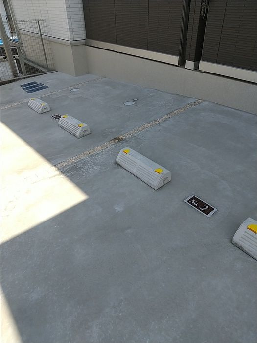 オリヴィア山手の駐車場