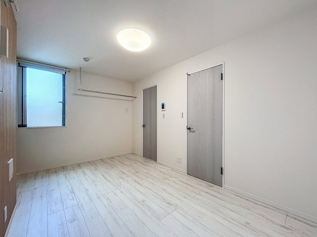 レジデンス梅島の洋室