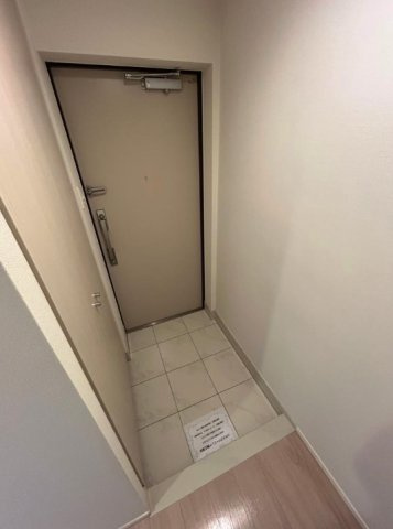 ミルーナヒルズ南千住の玄関