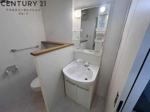 トイレ横に洗面台付き！