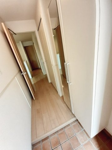 【玄関】 | ドリームワークス七番館