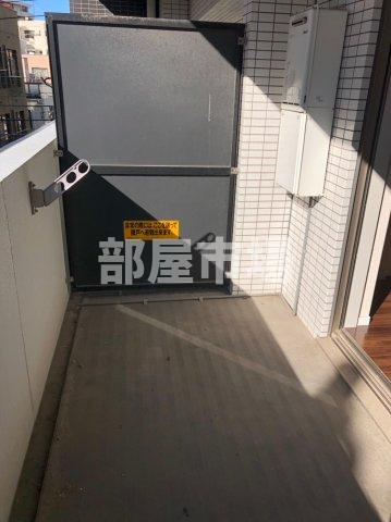 XEBEC浅草ARIAのバルコニー
