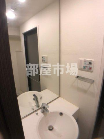 XEBEC浅草ARIAの洗面所