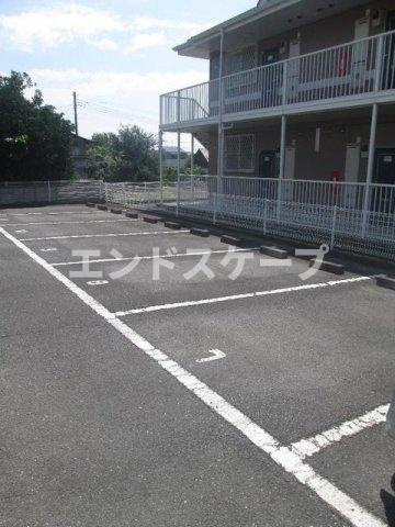 ジョイフルハイムＢの駐車場|高崎、前橋のお部屋探しはエンドスケープまで！お客様の理想お聞かせ下さい♪