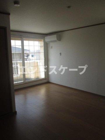 ジョイフルハイムＢの居間・リビング|高崎、前橋のお部屋探しはエンドスケープまで！お客様の理想お聞かせ下さい♪