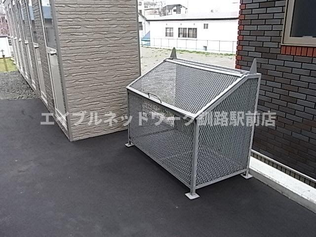 ハイツすいえんくん１号館のエントランス
