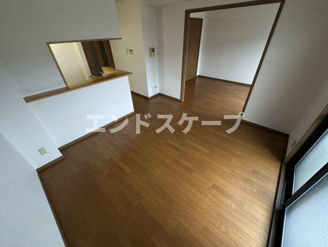 コムフォートワンの居間・リビング|高崎、前橋のお部屋探しはエンドスケープまで！お客様の理想お聞かせ下さい♪