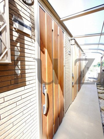 ソフィア清水ヶ丘の玄関