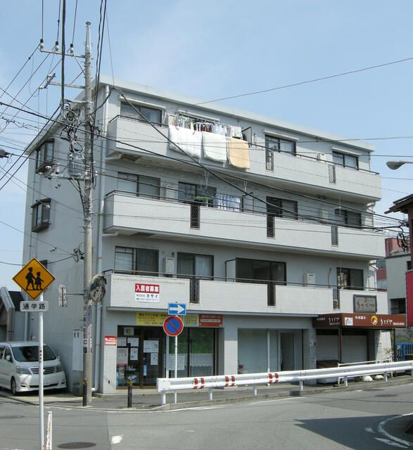 広地ハイツの外観
