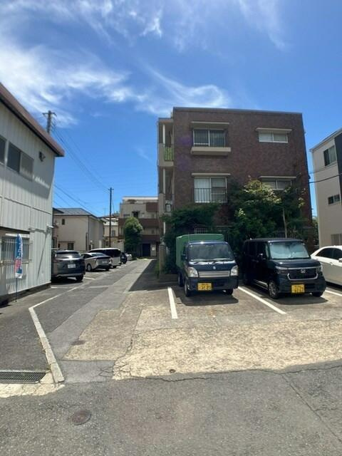 明石マンションＢ棟の駐車場