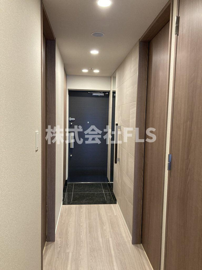 中央区築地６丁目の賃貸マンションの玄関