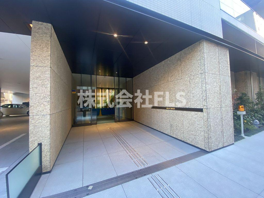 中央区築地６丁目の賃貸マンションのエントランス