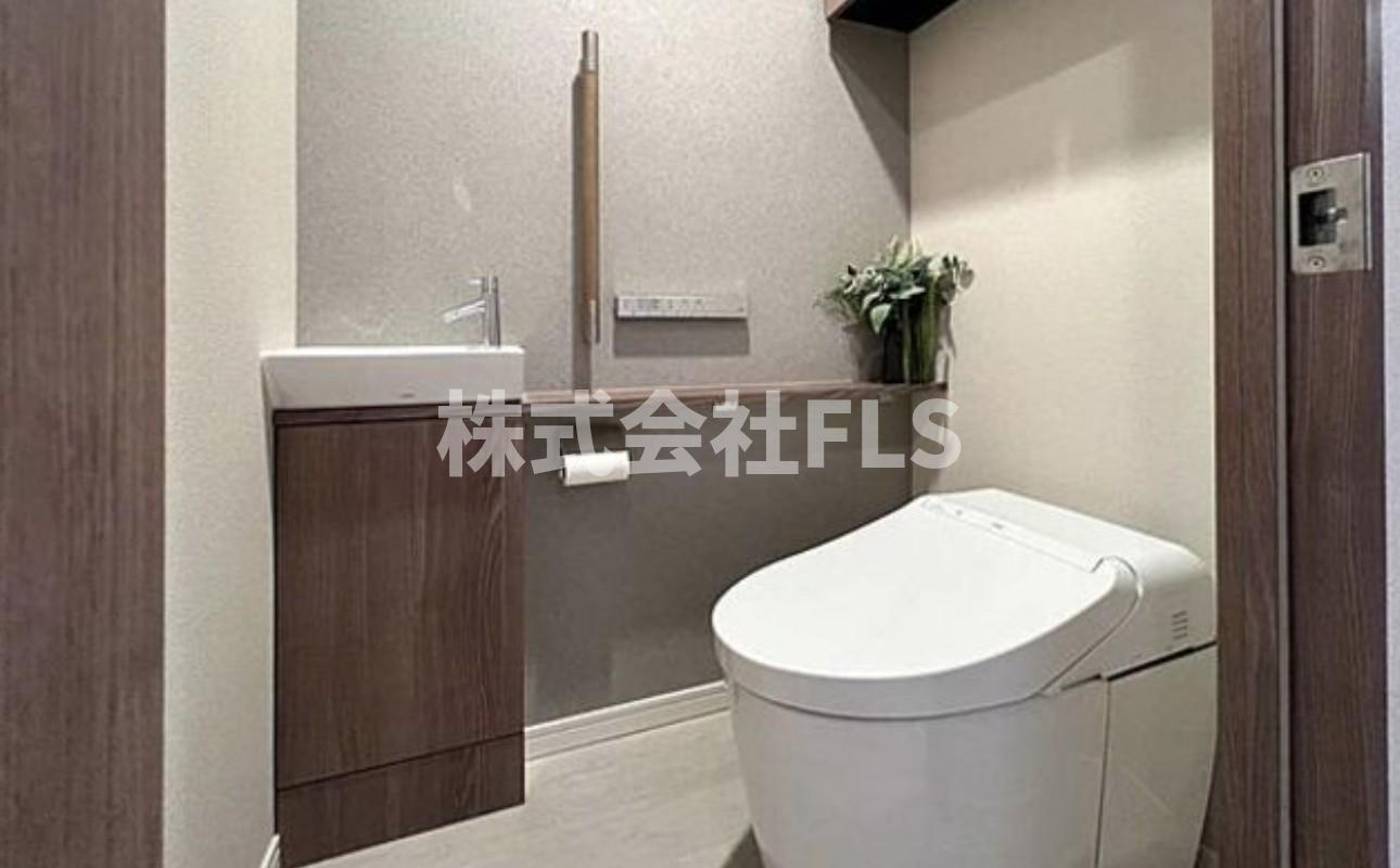 中央区築地６丁目の賃貸マンションのトイレ
